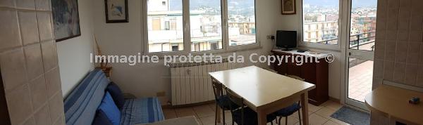 Privato affitta Appartamento Vacanze in Borghetto Santo Spirito (Sv) Immagine 2