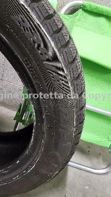 n. 4 pneumatici Pirelli Winter SottoZero 3 225/55 R18 98H Immagine 3